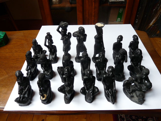 africké ľudové umenie – artefakty z pálenej hliny a rohoviny - 9