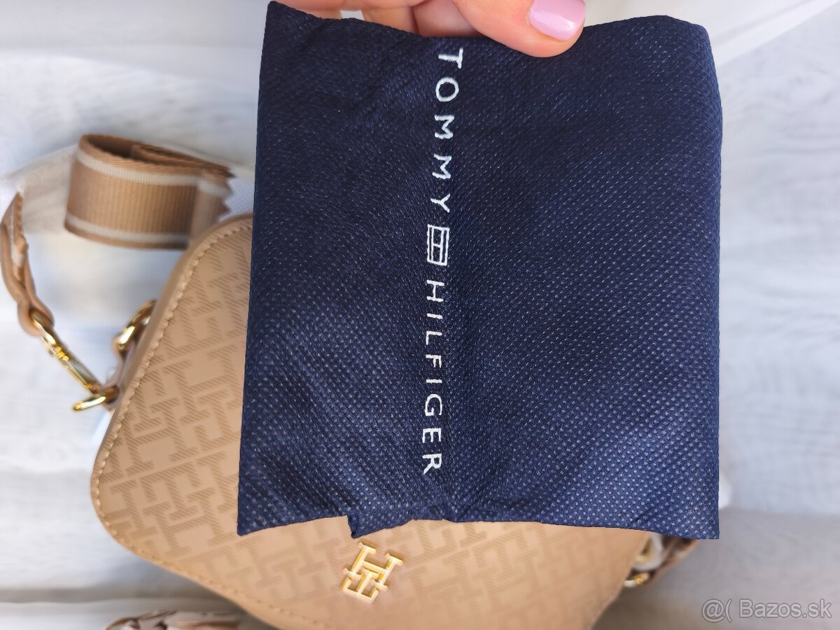 Hnedá crossbody kabelka zn. Tommy Hilfiger - 9
