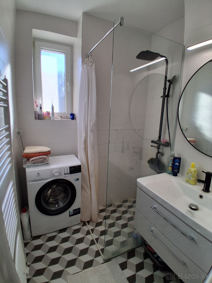 Prenájom 2 izb. bytu s peknou rekonštrukciou pri OC Centrál - 9