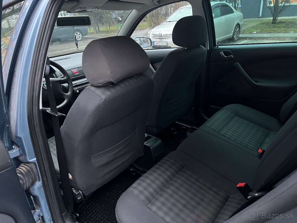 Predam Škoda Octavia 1.6 75kw 1.majitel - 9