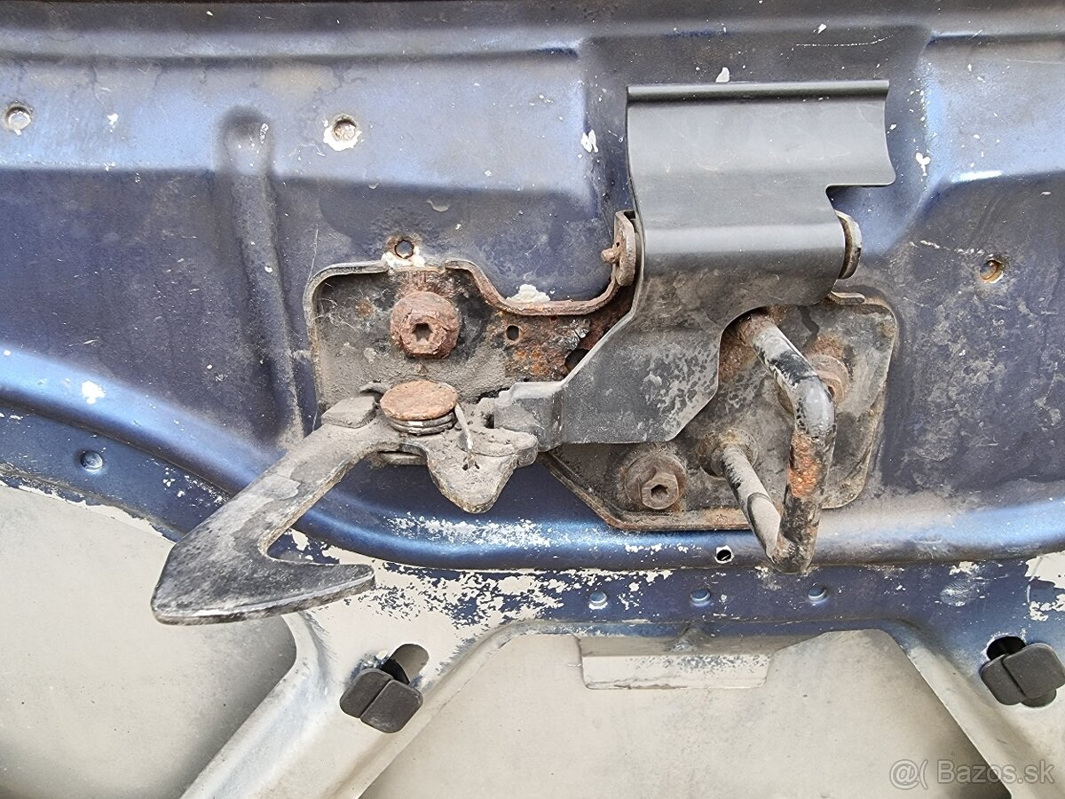 Seat Toledo III predná kapota - 9