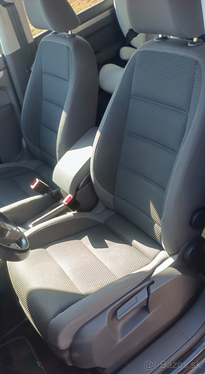 Volkswagen Touran - 9