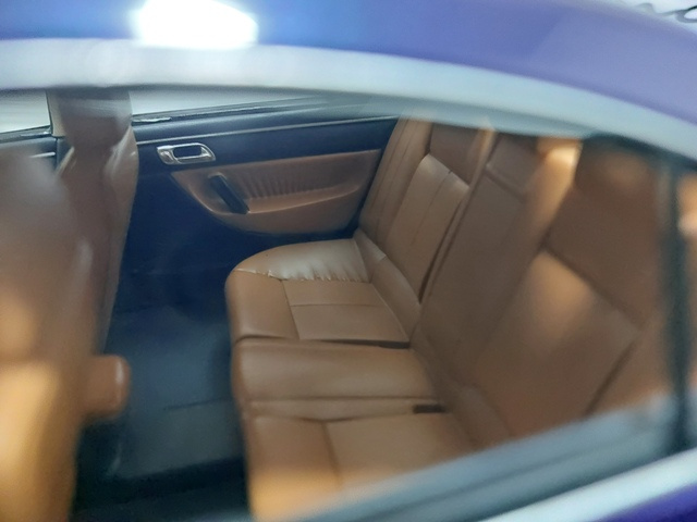 model auta Peugeot 607 Otto mobile 1:18 - 9