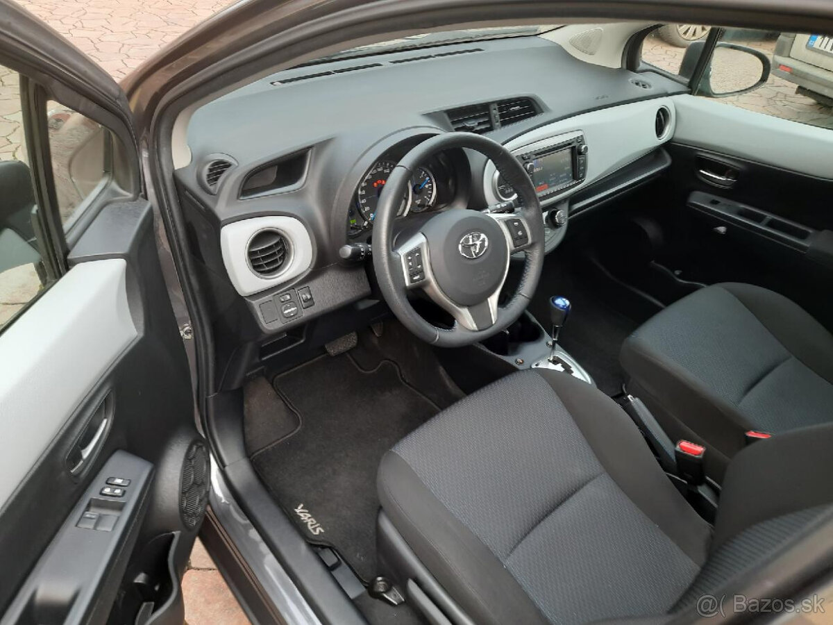Toyota yaris 1,5 hybrid 11/2013 najeto 35 tis km - 9