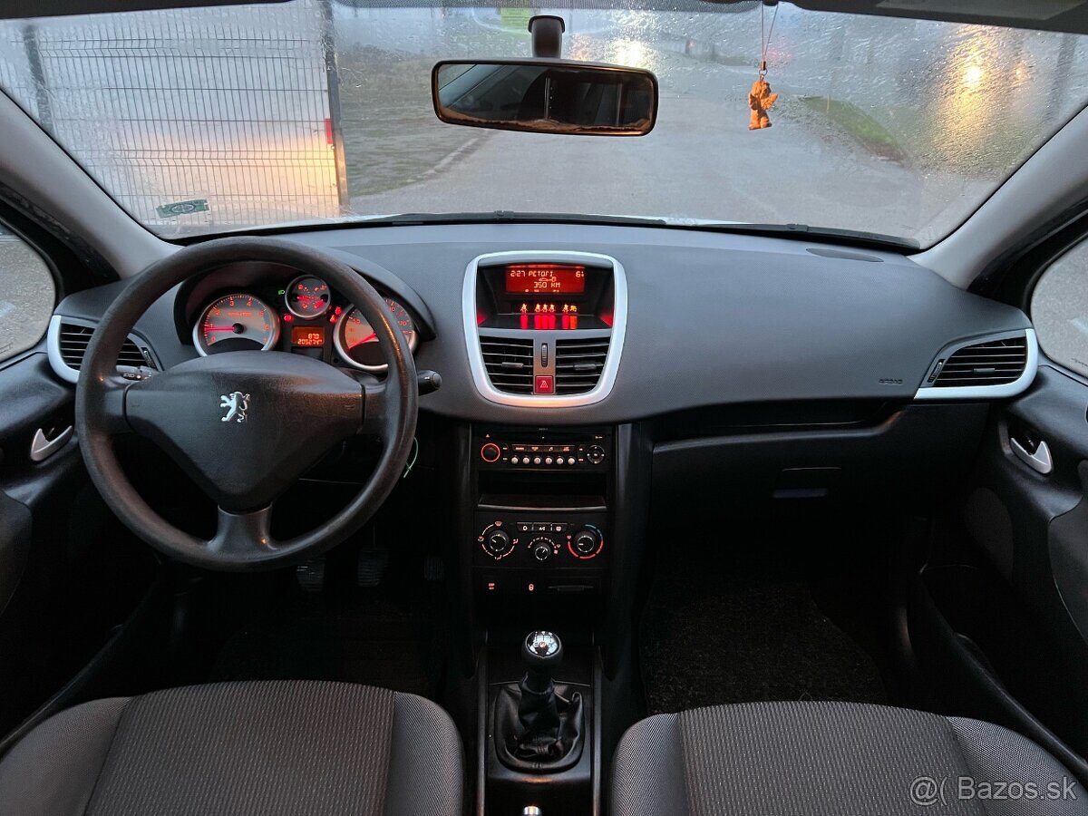Peugeot 207 FL 1.4 benzín (KFT), 54kW, MT/5, rok:12.2009. - 9