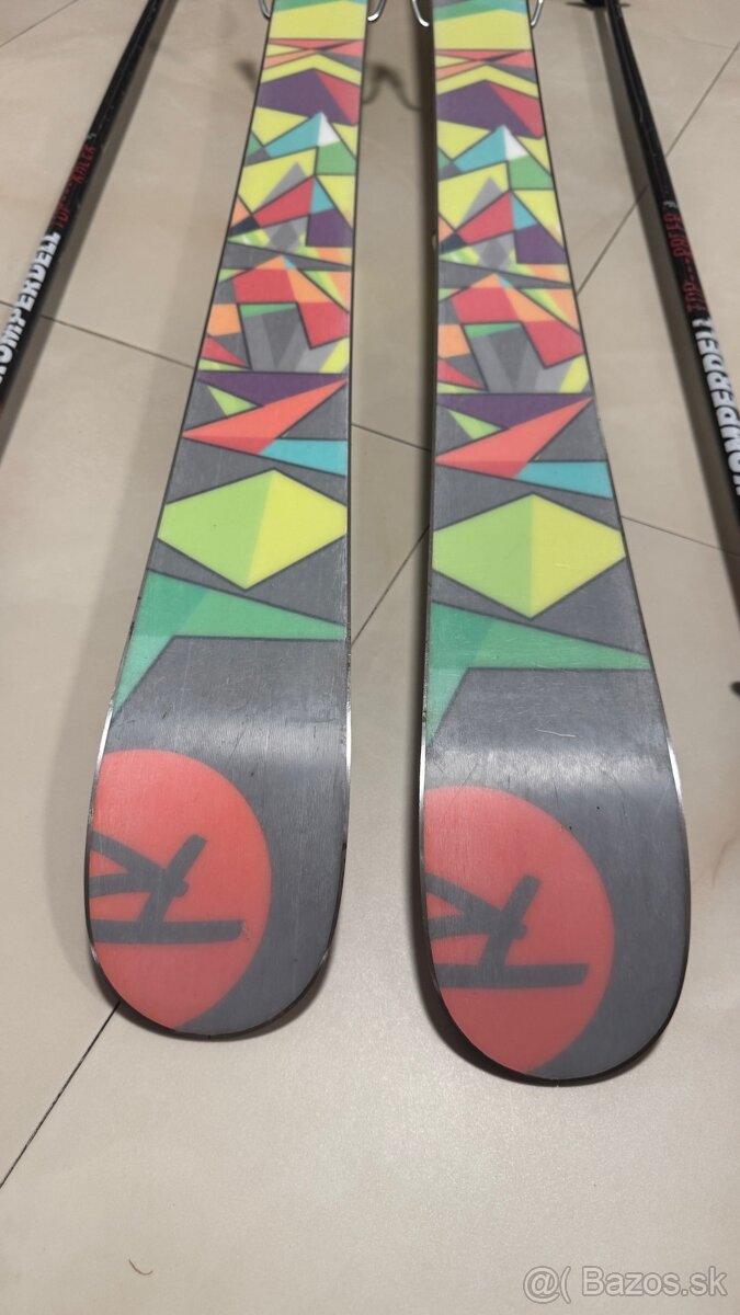 Detské freestyle lyže 125cm komplet set - 9