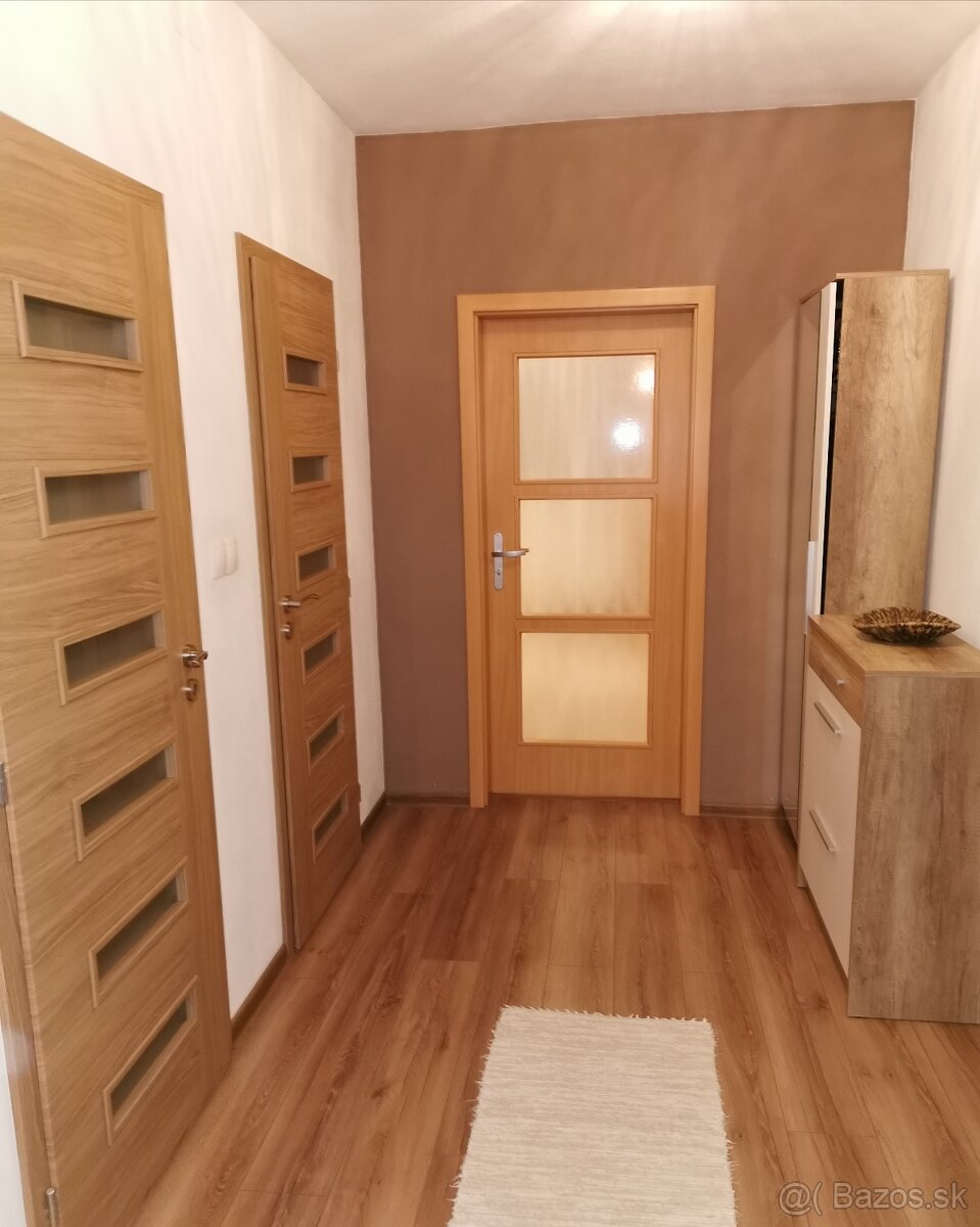 Prenájom 3 izbový byt Levice - 9