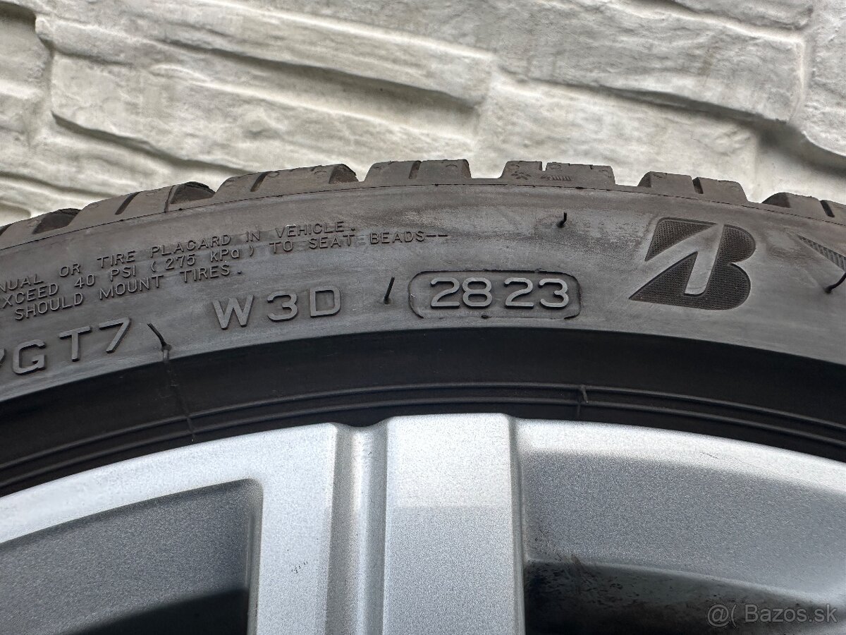 Zimná sada VW Golf 8 225/40 R18 Bergamo originál - 9