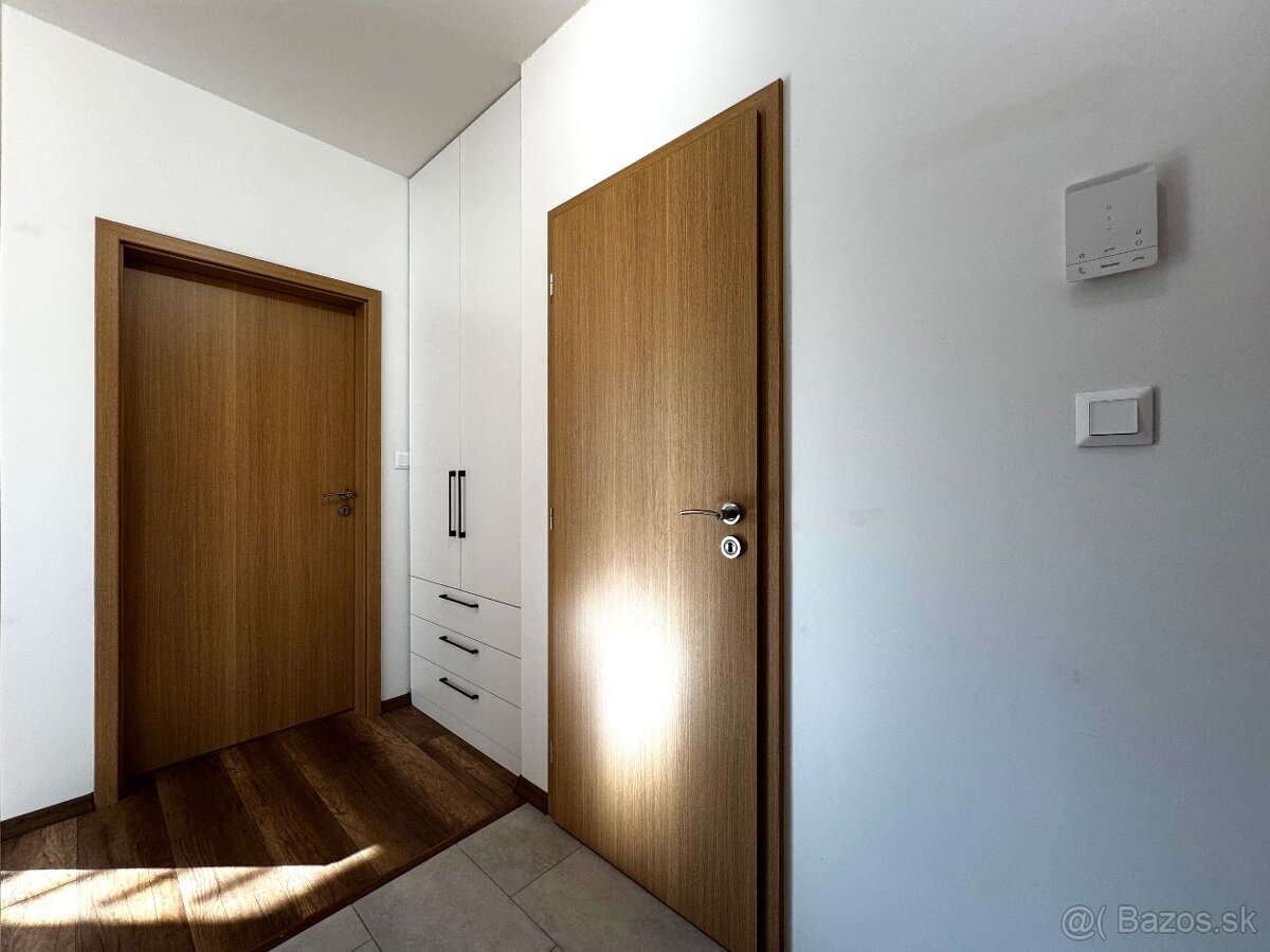 NA PREDAJ PRIESTRANNÝ 2i BYT V NOVOSTAVBE PALÚDZKA - 9