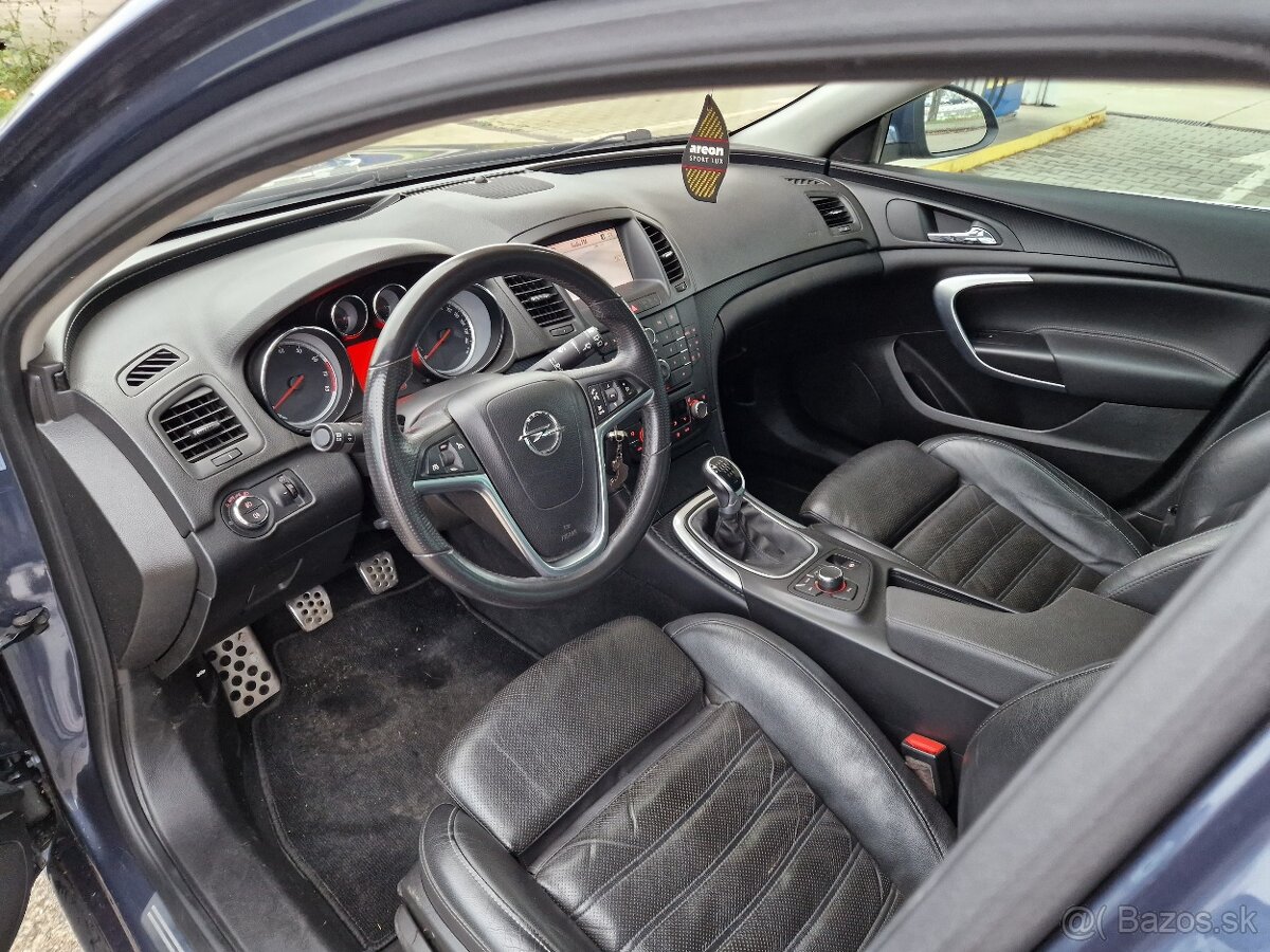 Opel Insignia ST 1.6 Turbo ECOTEC Cosmo - 9