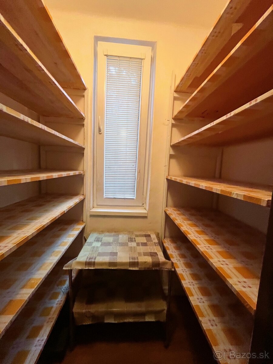 Priestranný,slnečný 3 izb. byt s balkónom,Kpt.Nálepku,Levice - 9