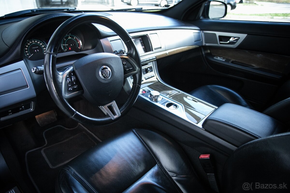 Jaguar XF 2.2 147kW Luxury - 9
