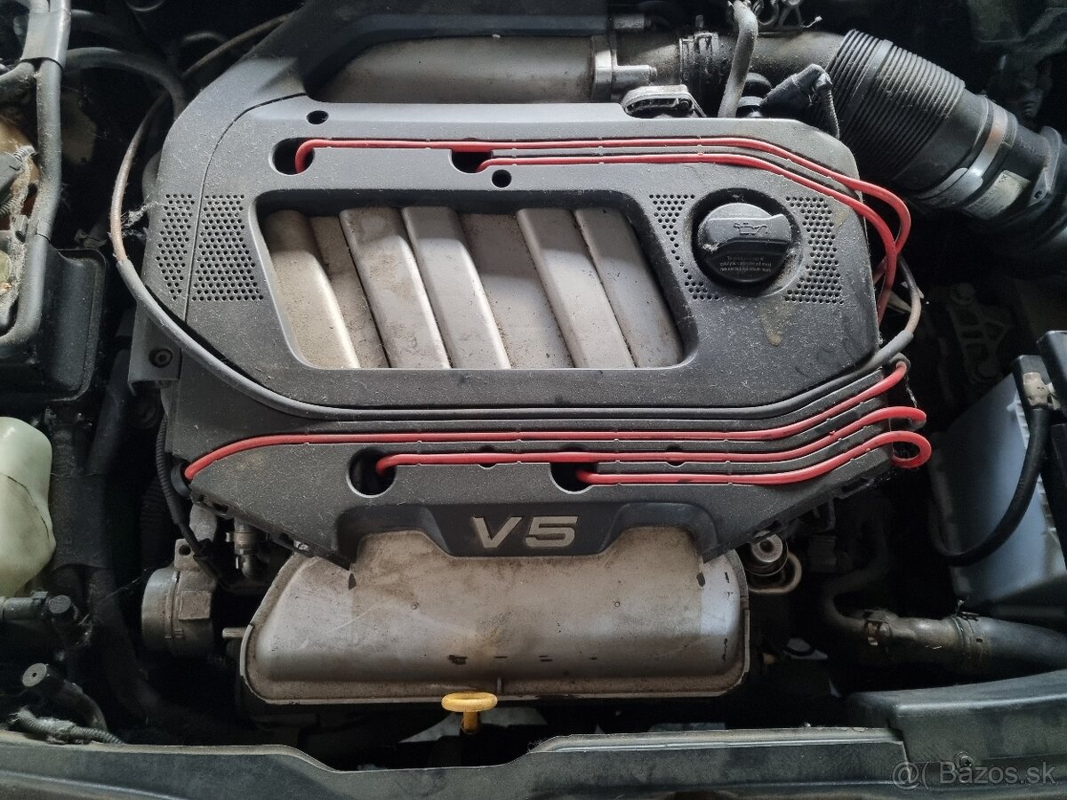 VW BORA COMBI 2.3i VR5 ROK-1999 - 9