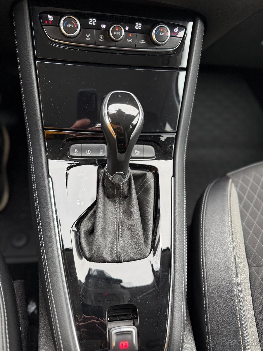 Opel Grandland X 1.2 Turbo - 9