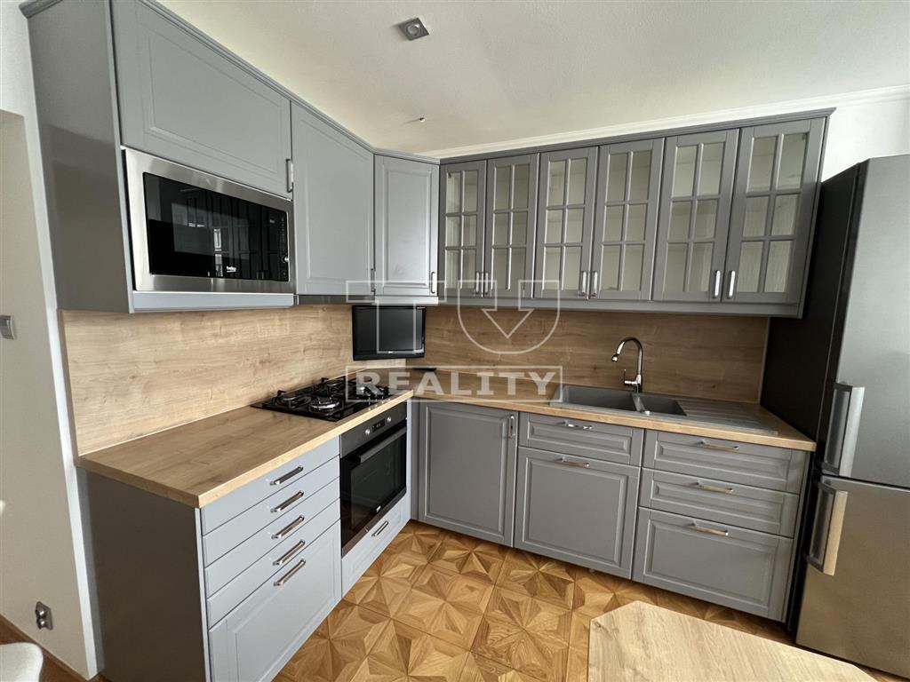 3 izbový byt na predaj na sídlisku Podbreziny. - 9