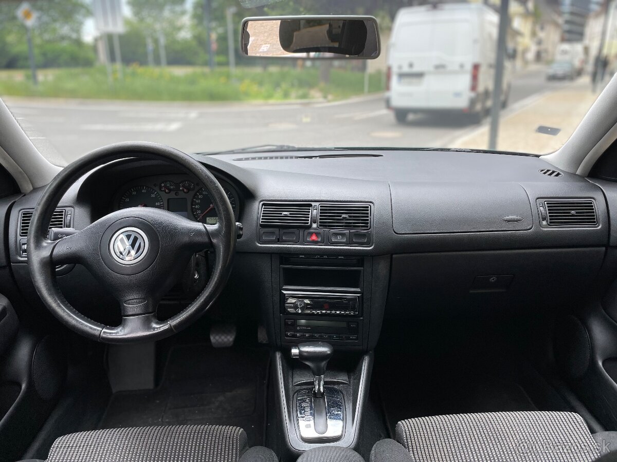 VW Golf IV 2.3 VR5 AUTOMAT - 9