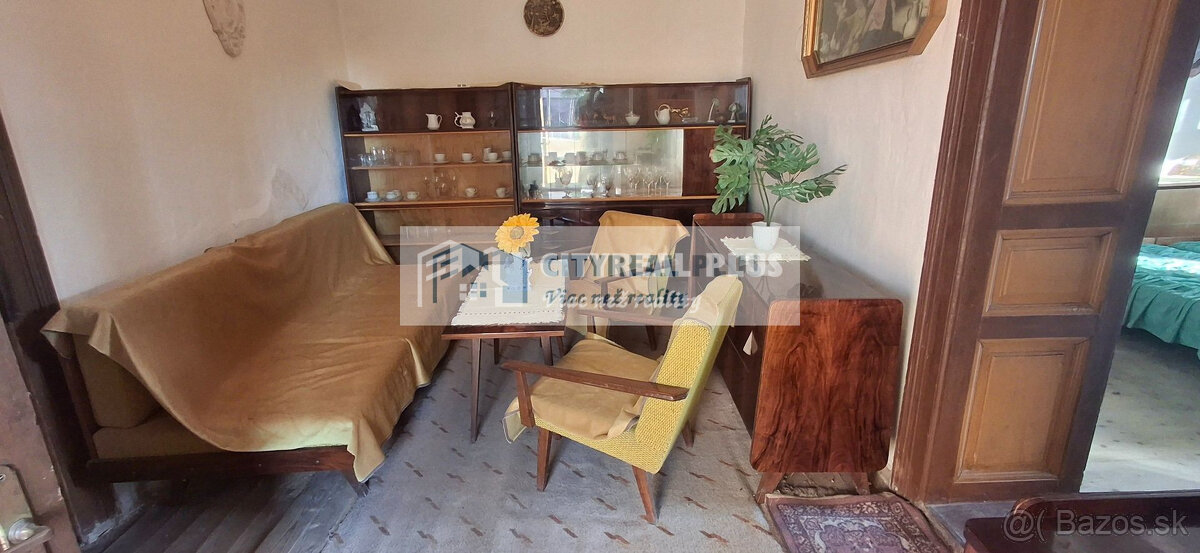 ZNÍŽENÁ CENA Ponúkame na predaj 100 ročný sedliacky dom v T - 9