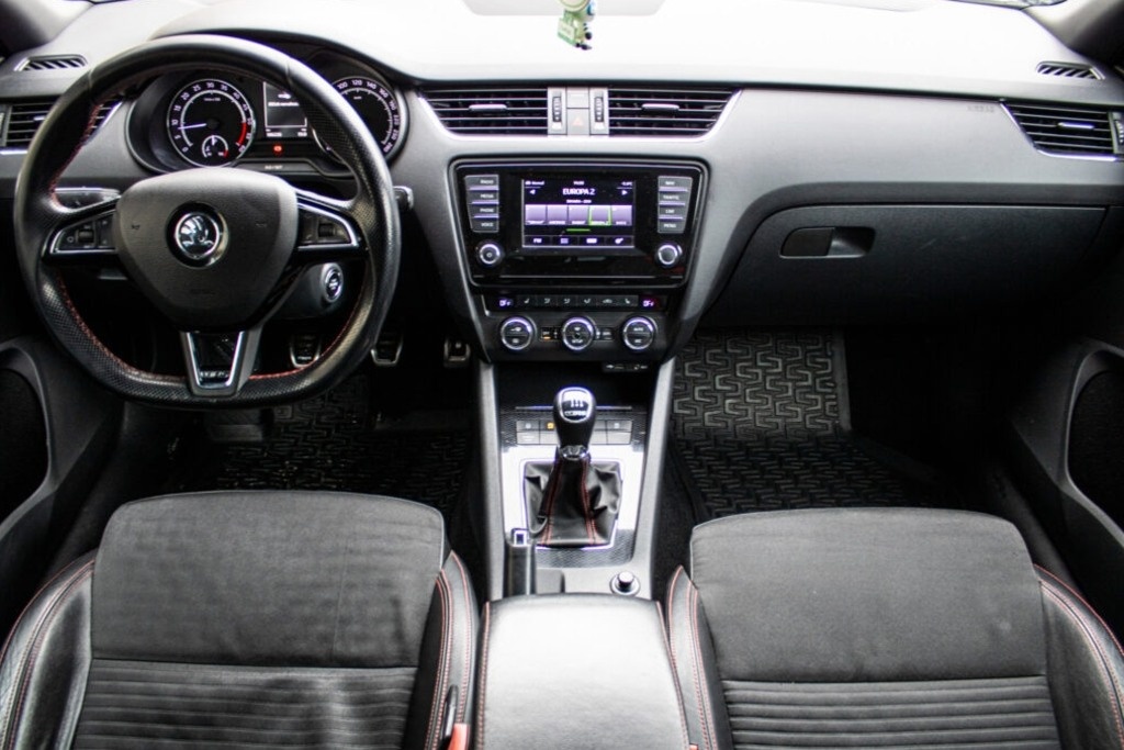 Škoda Octavia RS 2.0 TDI CR DPF - 9
