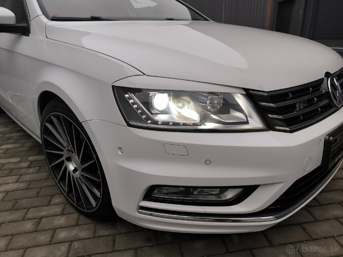 VW Passat Variant 2.0TDi DSG | R-Line | ŤAŽNÉ | 4MOTION - 9