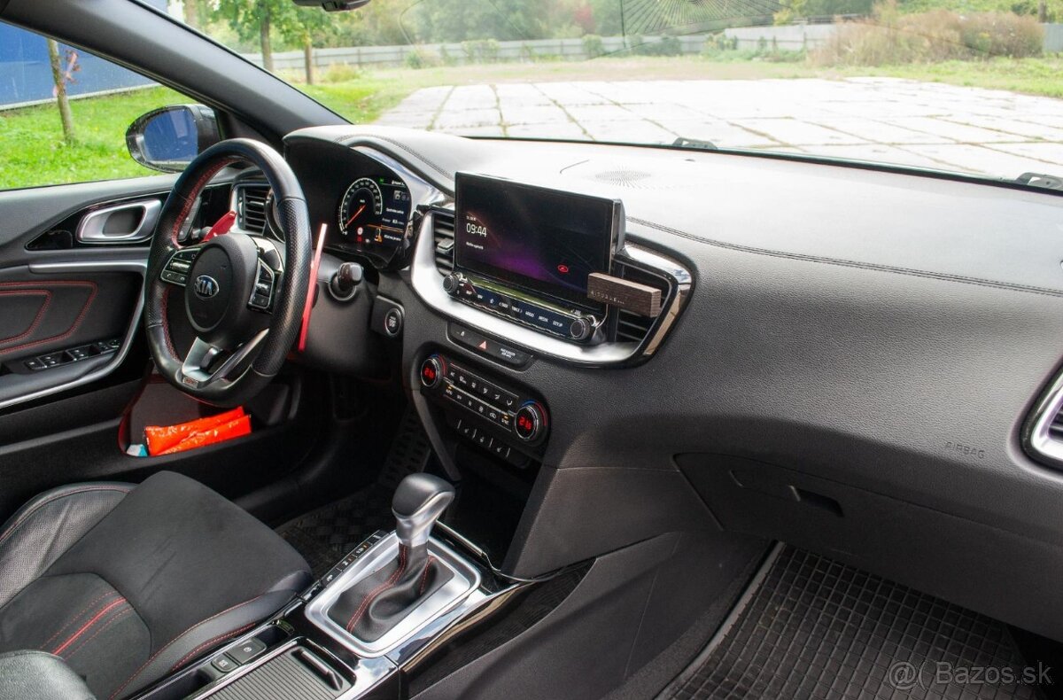 Kia Ceed GT 1.6 T-GDI ZÁRUKA - 9