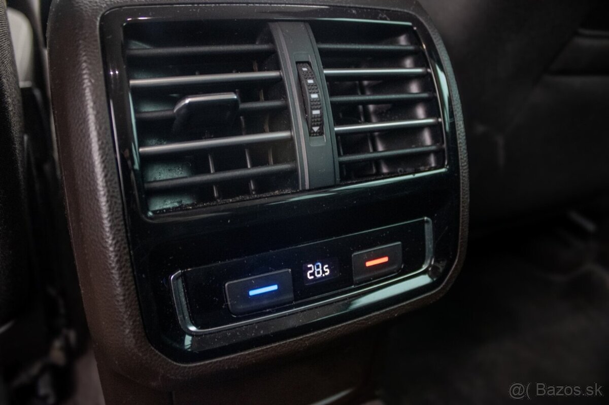 Volkswagen Passat Variant 2.0 TDI BMT Highline DSG - 9