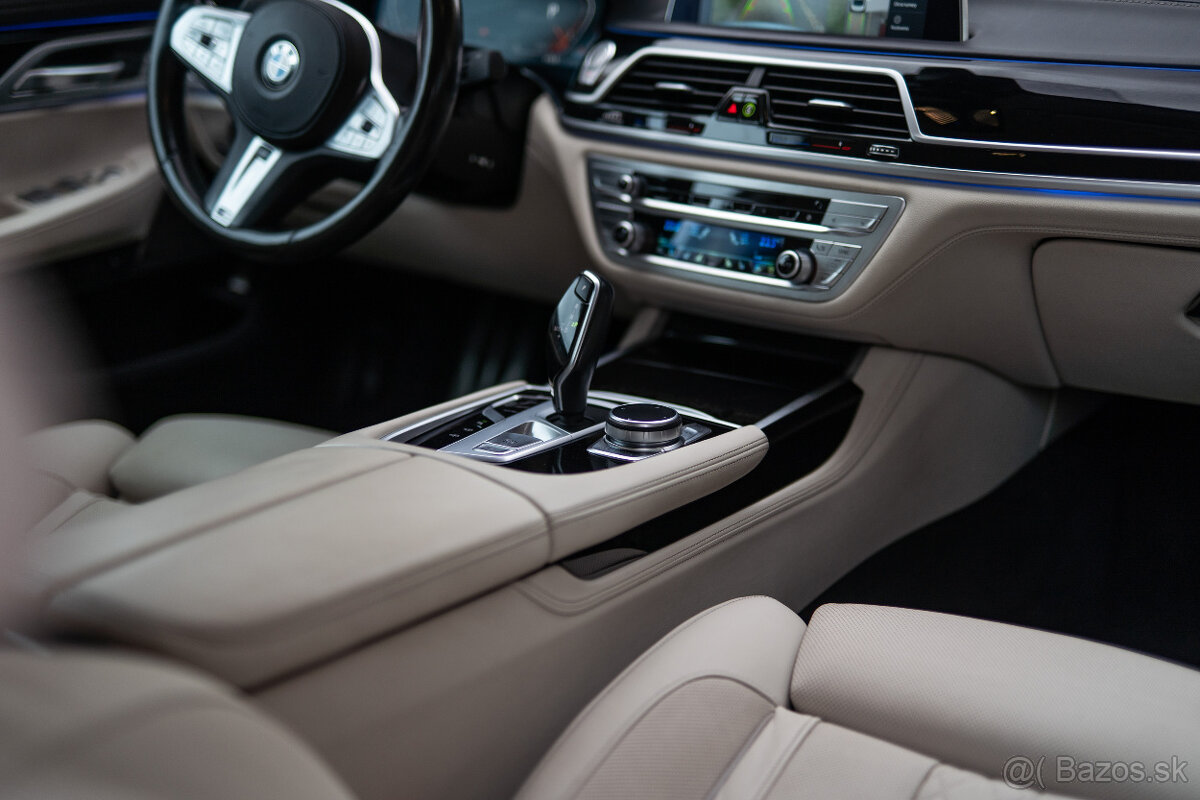 BMW 750d xDrive M-Sport - 9