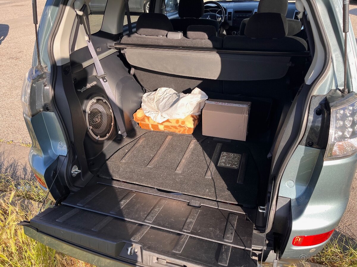Mitsubishi Outlander 2.2 DI-D 4x4, 7-miestny, 156 k, - 9