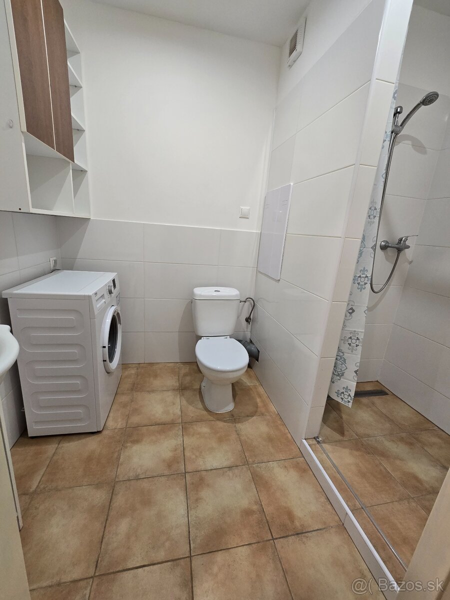 Prenájom 1 izbového bytu Západ Poprad - 9