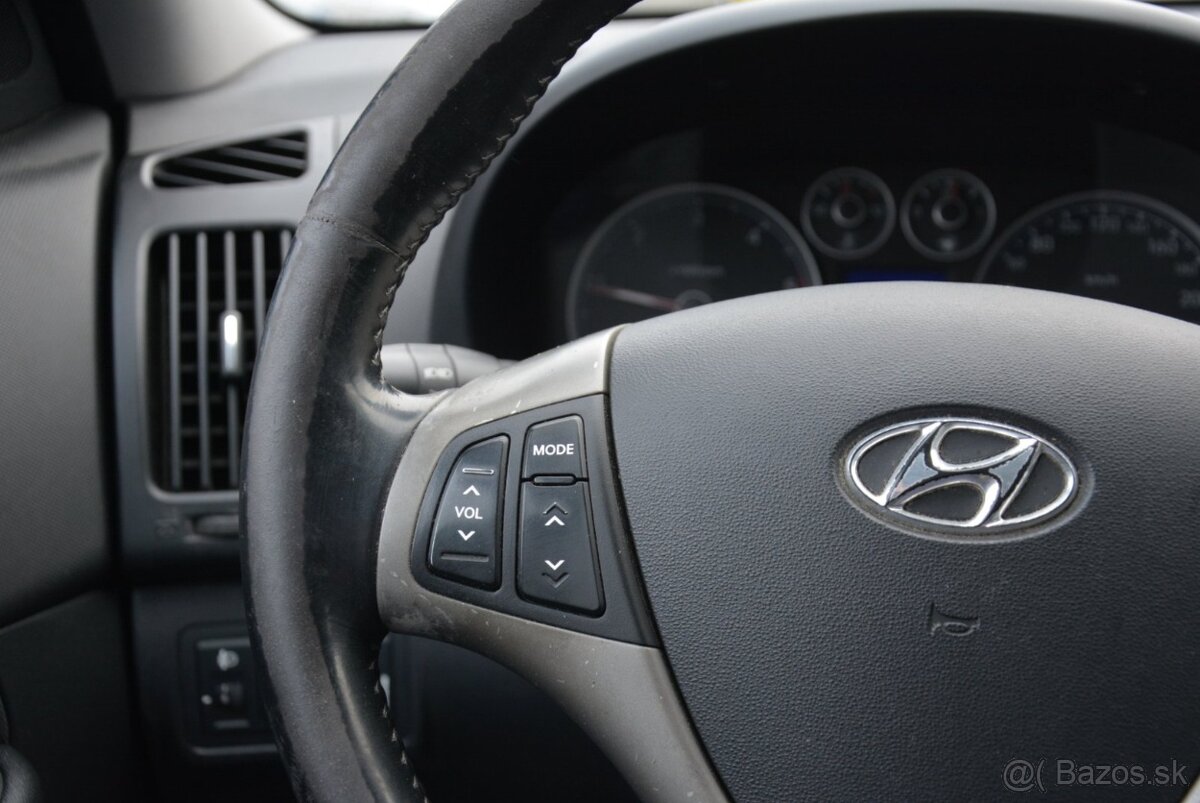 Hyundai i30 CW 1.6 Crdi - 9