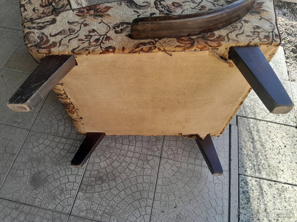 Historické čalúnené kreslo dizajn Halabala? - 9