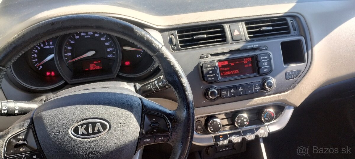 KIA RIO 1.4 benzin,rok 2012,80kw-109koni,186000km,kup.v SR - 9