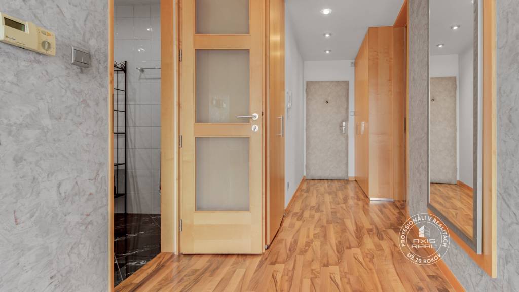 2-izb. byt, KRÁSNY VÝHĽAD, BA. Staré Mesto, Vajanského ul. - 9