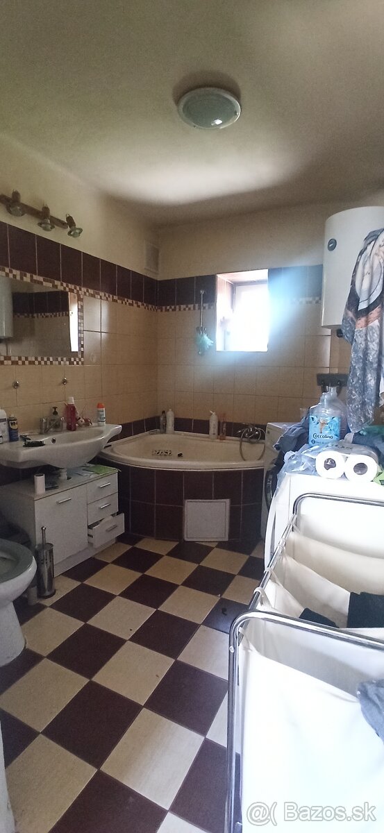 Predaj rodinného domu dražbou v obci Hrochoť, okres BB - 9