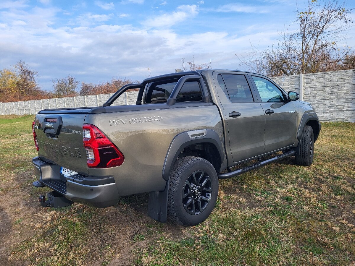 Toyota Hilux 2.8 D-4D Invincible 4x4 A/T, odpočet DPH - 9