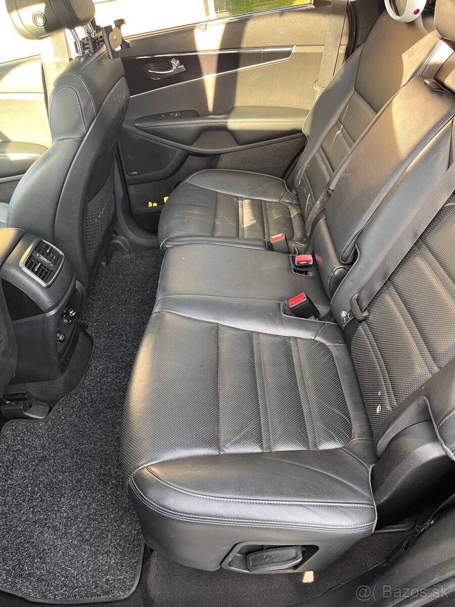 Kia Sorento 7 miestná ,2.2 CRDI Platinum - 9