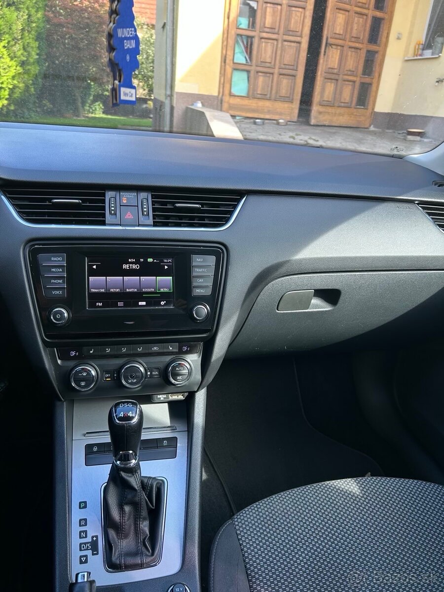 Škoda Octavia Kombi 1.8TSI 4x4 DSG - 9