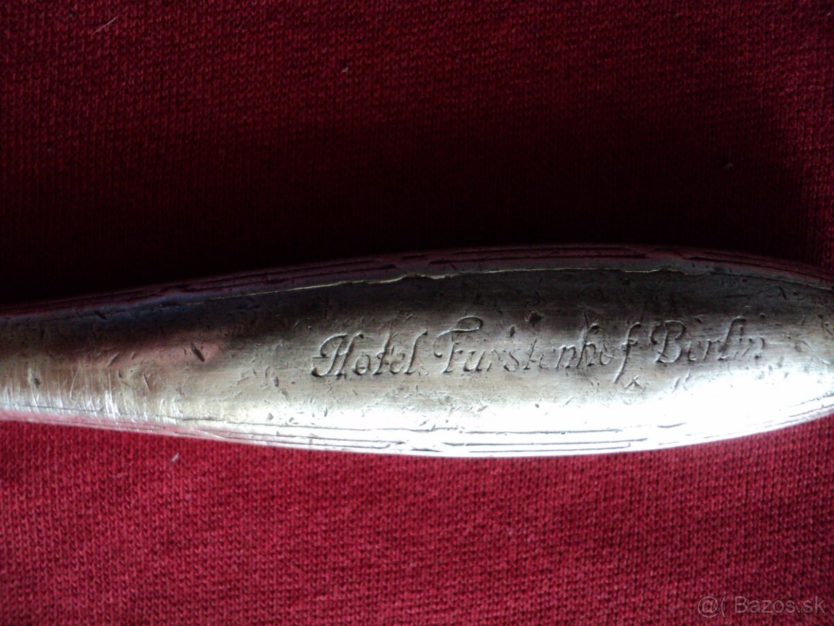 Váha, kandlička, zrkadlo, nádoby, vešiak, nôž,....... - 9