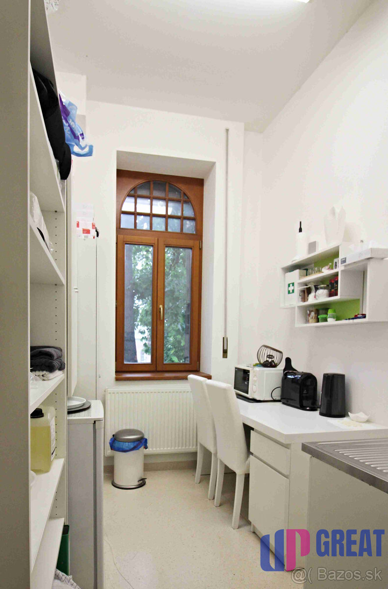 PRENÁJOM ambulancia/služby 48,60 m2, Piešťany, Winterova ul. - 9