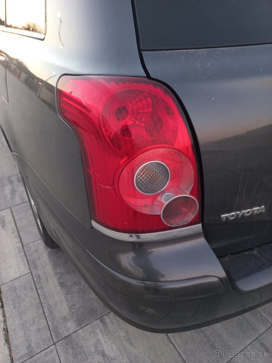 Predam Toyota Avensis combi 2.2 D4D - 9