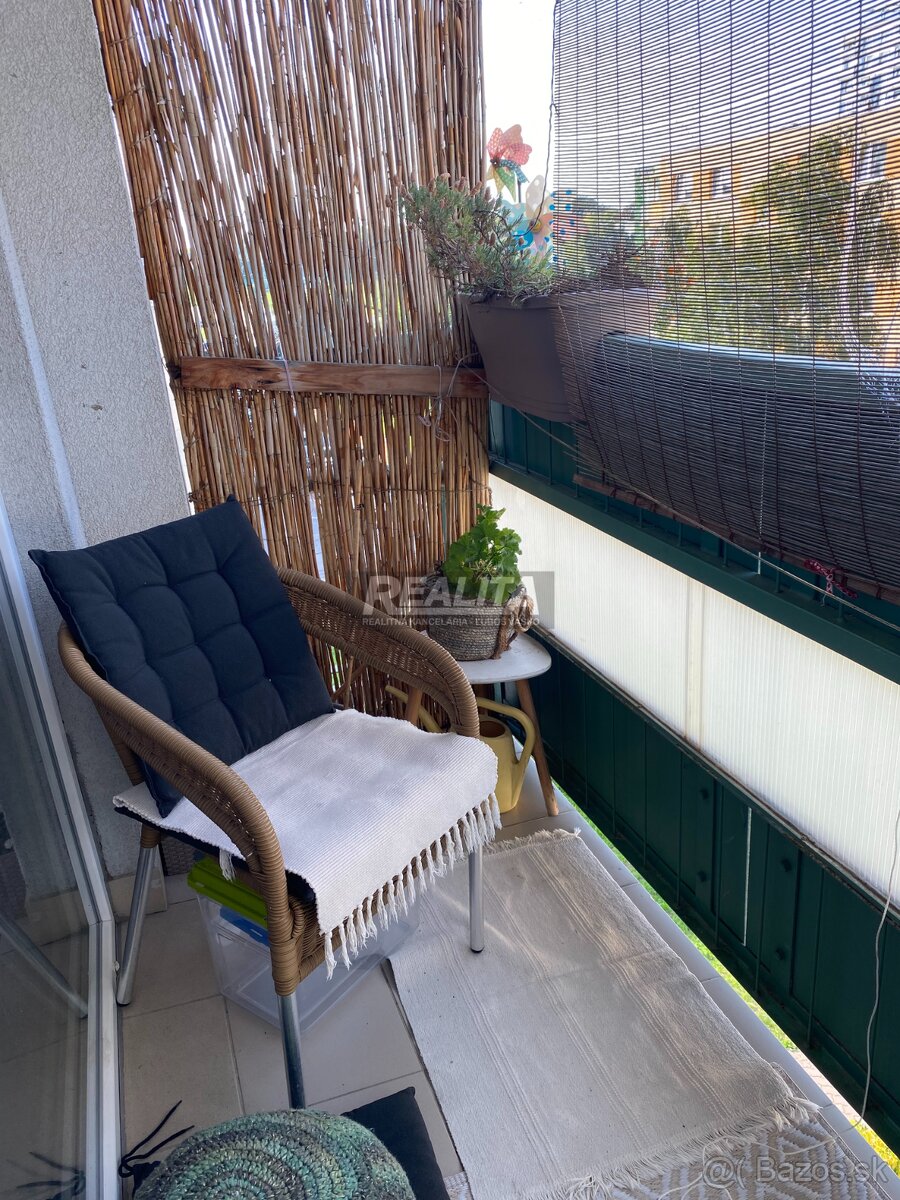 ÚTULNÝ 3-IZBOVÝ BYT, CHRENOVÁ, REKONŠTRUKCIA, BALKÓN - 9