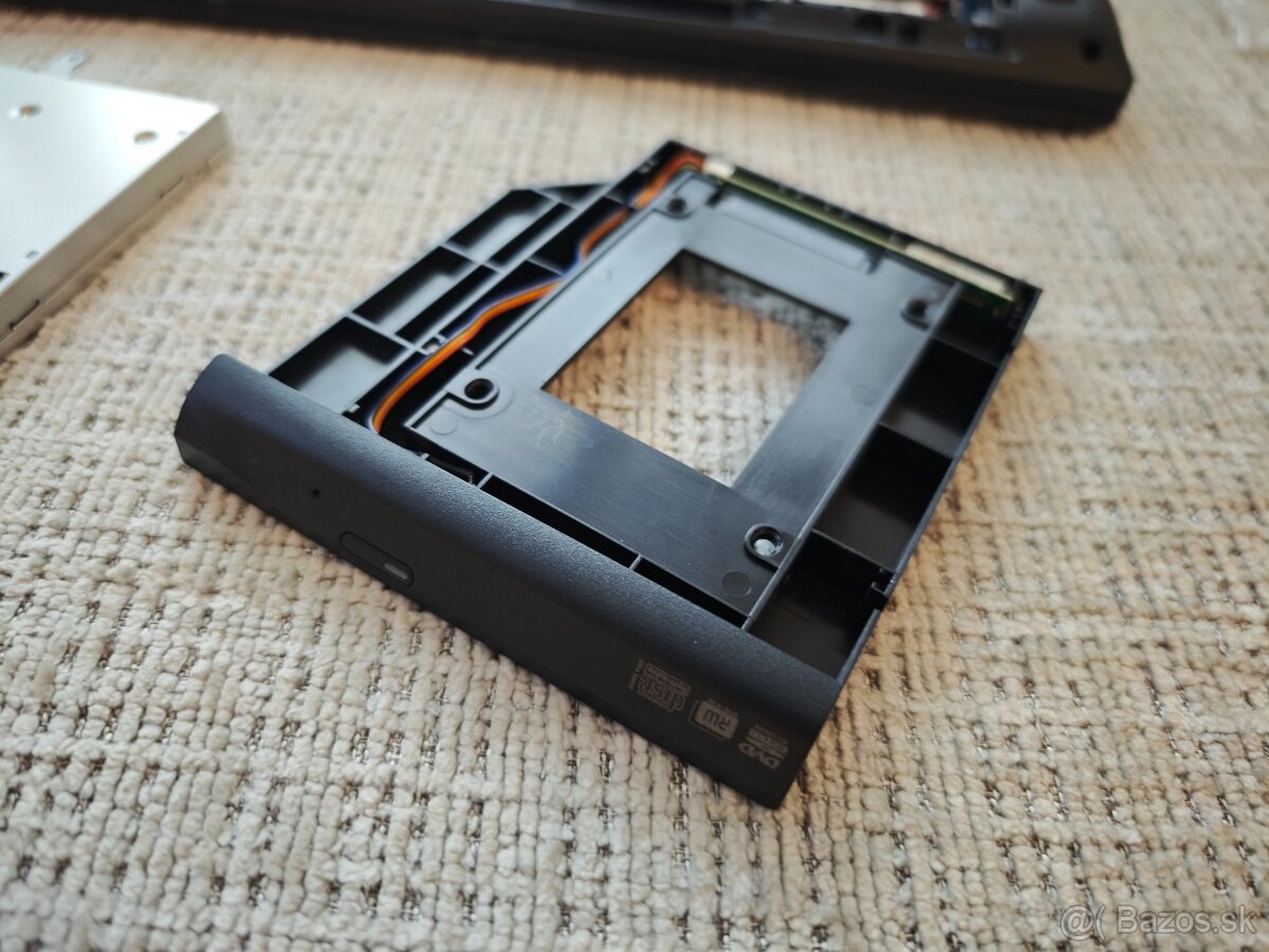 SilverStone TS09 – SATA HDD/SSD adaptér do notebooku (12,7 m - 9