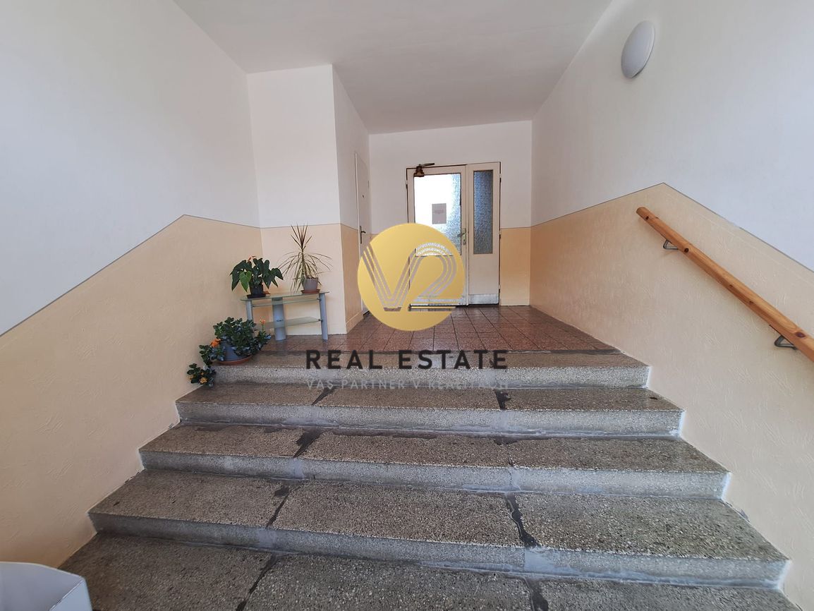 REZERVOVANÉ - NA PREDAJ väčší 2 izbový byt 66m2, Nitra - Chr - 9