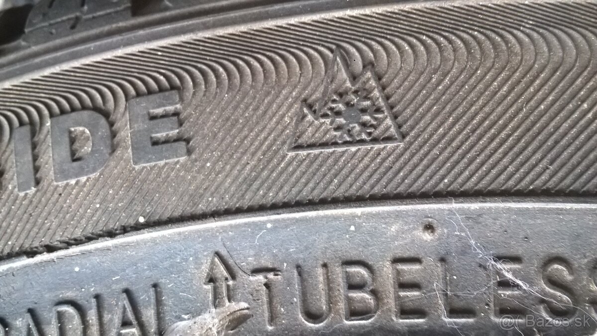 2 ks ZIMNÉ 245/40 R17 95V XL KUMHO cca 7-8mm LEN 39,99 €/kus - 9