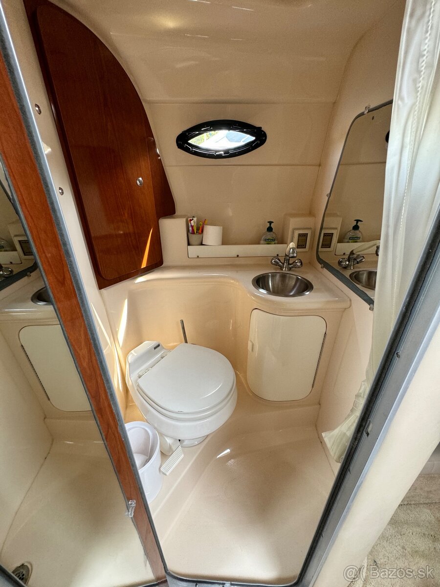 Kajutová loď Regal Commodore 2665 - 9