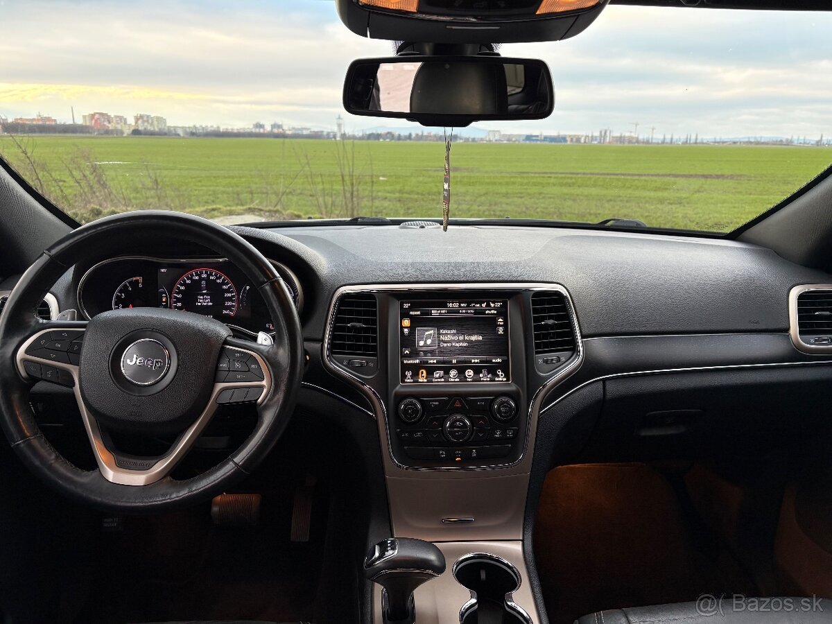 Jeep Grand Cherokee 3.0L V6 Limited A/T - 9