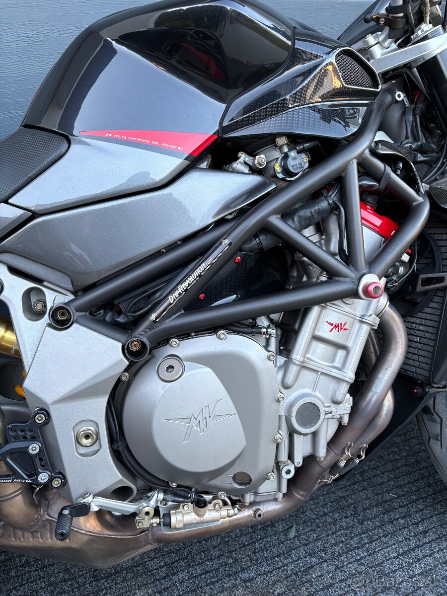 MV Agusta Brutale 910R - 9