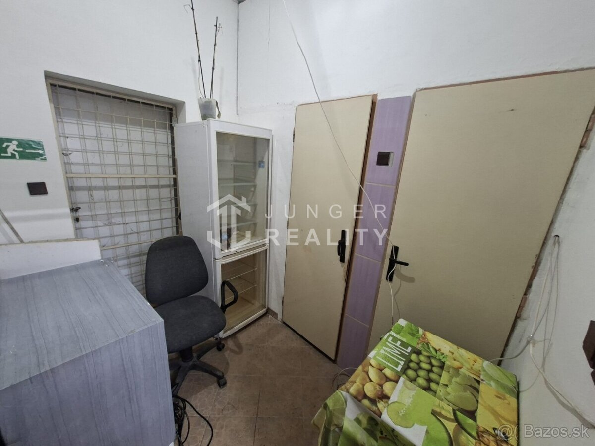 Exkluzívne – Na predaj obchodný priestor v Lubeníku - 9