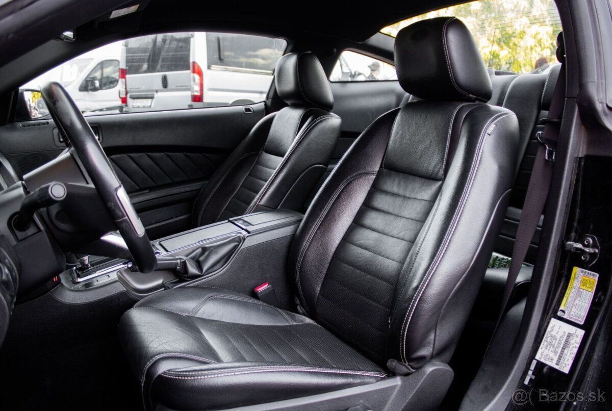 Ford Mustang 4.0L V6 - 9