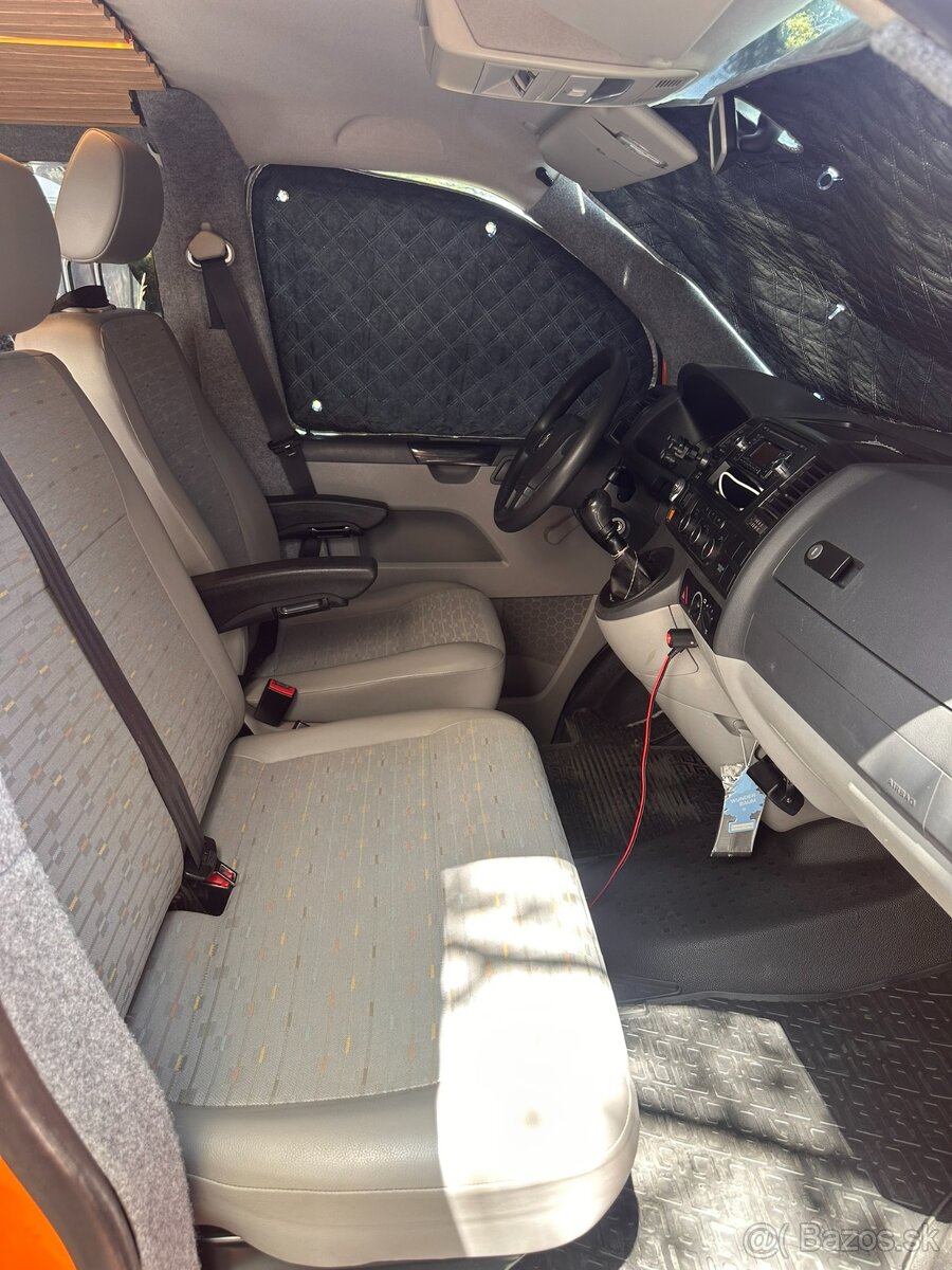 Auto karavan Volkswagen T5 - 9