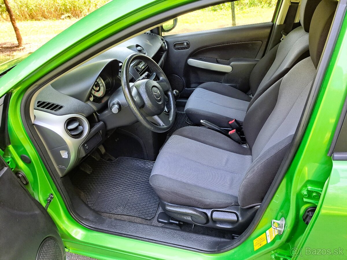 Mazda 2 1.3i 55kw,r.v.2010,po STK - 9